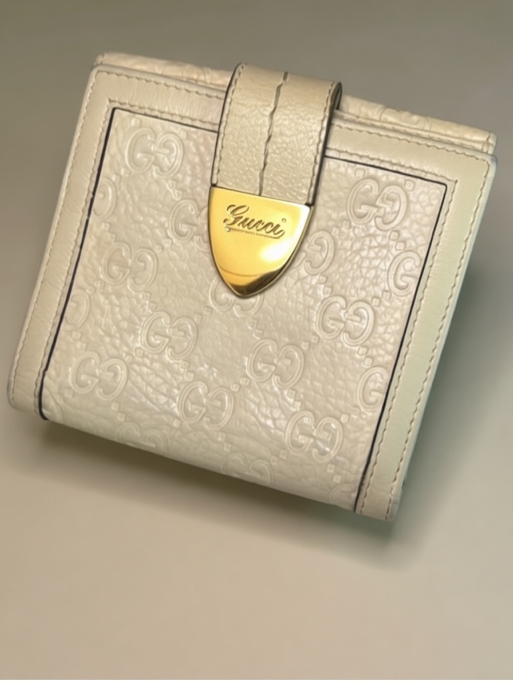 Gucci Guccissima Heart clasp Calfskin French Wallet Pre loved Authentic - Picture 1 of 11